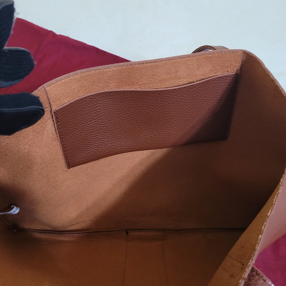 Shoulder bag. - Picture 4 of 8